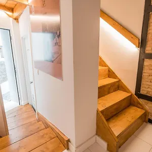 https://eme-suites.es-andalucia.com