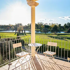 https://appartement-paisible-vue-golf.fr-provencehotel.com